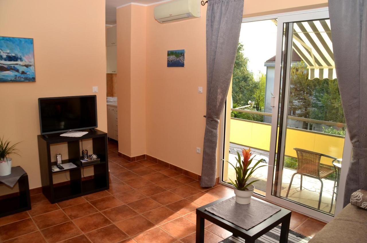 Apartment Renata Laurana Esterno foto