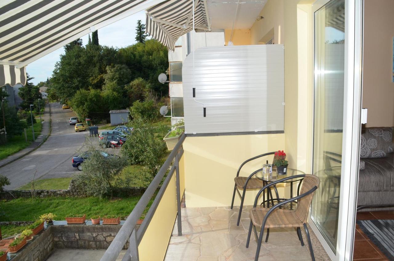 Apartment Renata Laurana Esterno foto