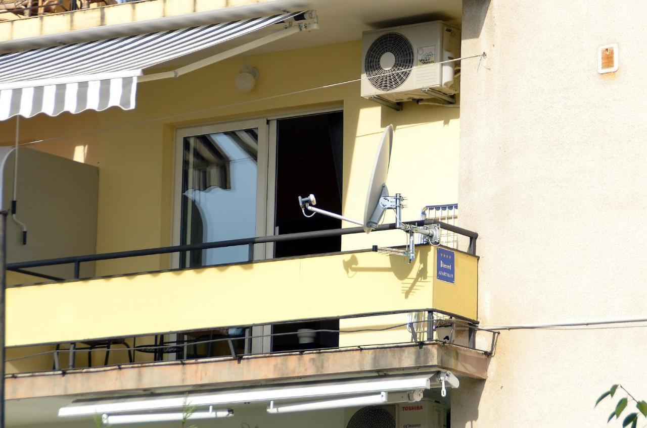 Apartment Renata Laurana Esterno foto